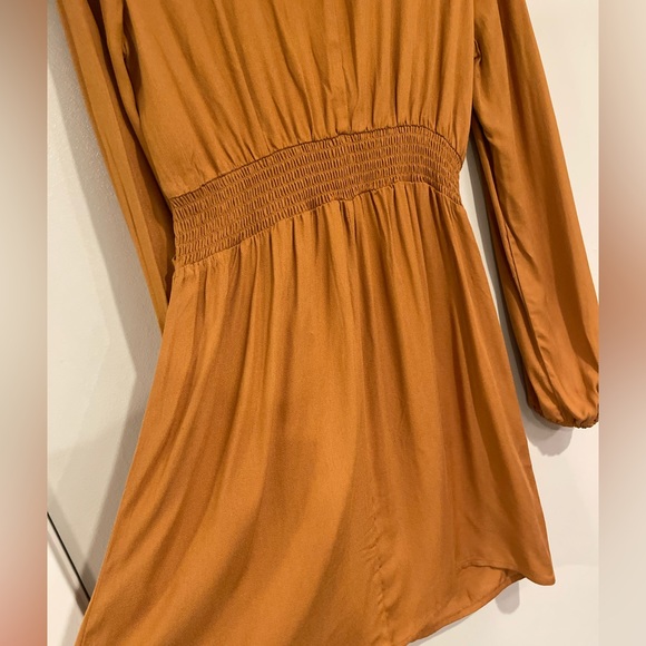 NWT - Cutout Peasant-Sleeve Mini Dress Size L - Picture 13 of 17